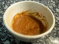 Crema de calcots con albóndigas de ternera y romesco Crema de calcots con albóndigas de ternera y romesco