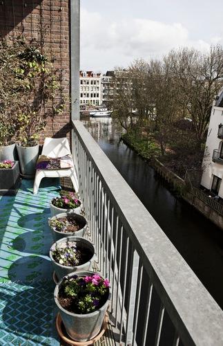 Apartamento bohemio con vistas a los canales en el centro de Amsterdam.