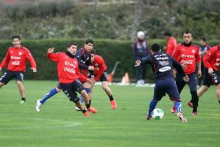 LA SELECCIÓN CHILENA ENTRENÓ EN LA CISTERNA LA SELECCIÓN CHILENA ENTRENÓ EN LA CISTERNA