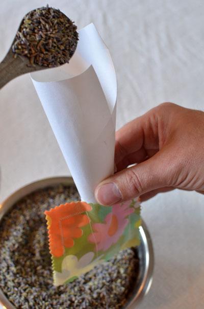 DIY: Bolsitas de tela y lavanda DIY: Bolsitas de tela y lavanda