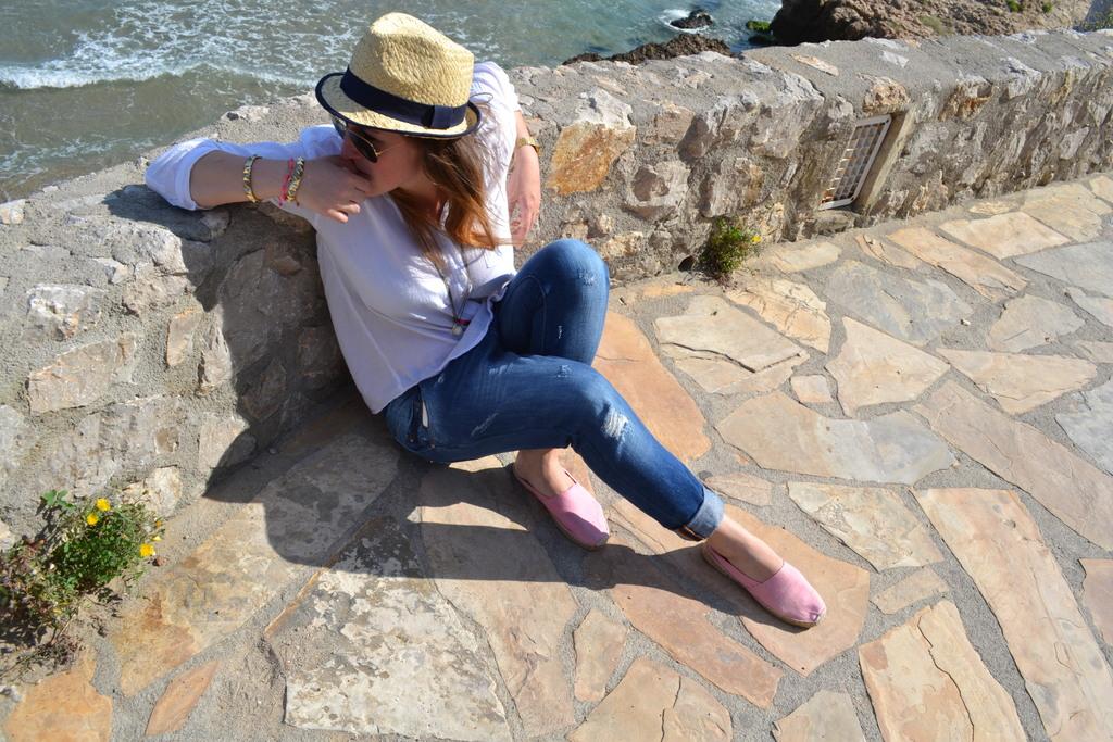 Look of the day: Baggy jeans Image Hosted by ImageShack.us