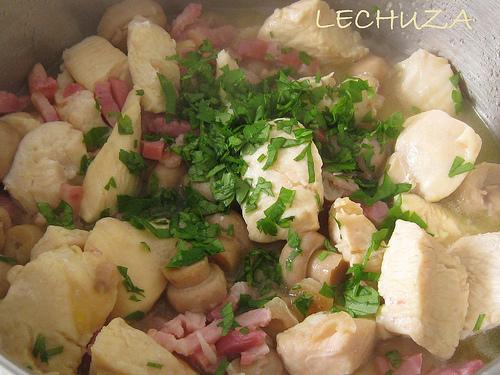 COCINA BÁSICA: POLLO CON CHAMPIÑONES Y BACON AL AJILLO POLLO CON CHAMPIS Y BACON AL AJILLO (11)