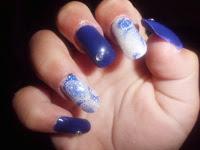 Manicura burbujas azules. Manicura burbujas azules.