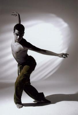 ENTREVISTA: JUANJO HINOJOSA (BAILARÍN Y COREOGRAFO) ENTREVISTA: JUANJO HINOJOSA (BAILARÍN Y COREOGRAFO)