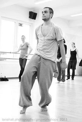 ENTREVISTA: JUANJO HINOJOSA (BAILARÍN Y COREOGRAFO) ENTREVISTA: JUANJO HINOJOSA (BAILARÍN Y COREOGRAFO)