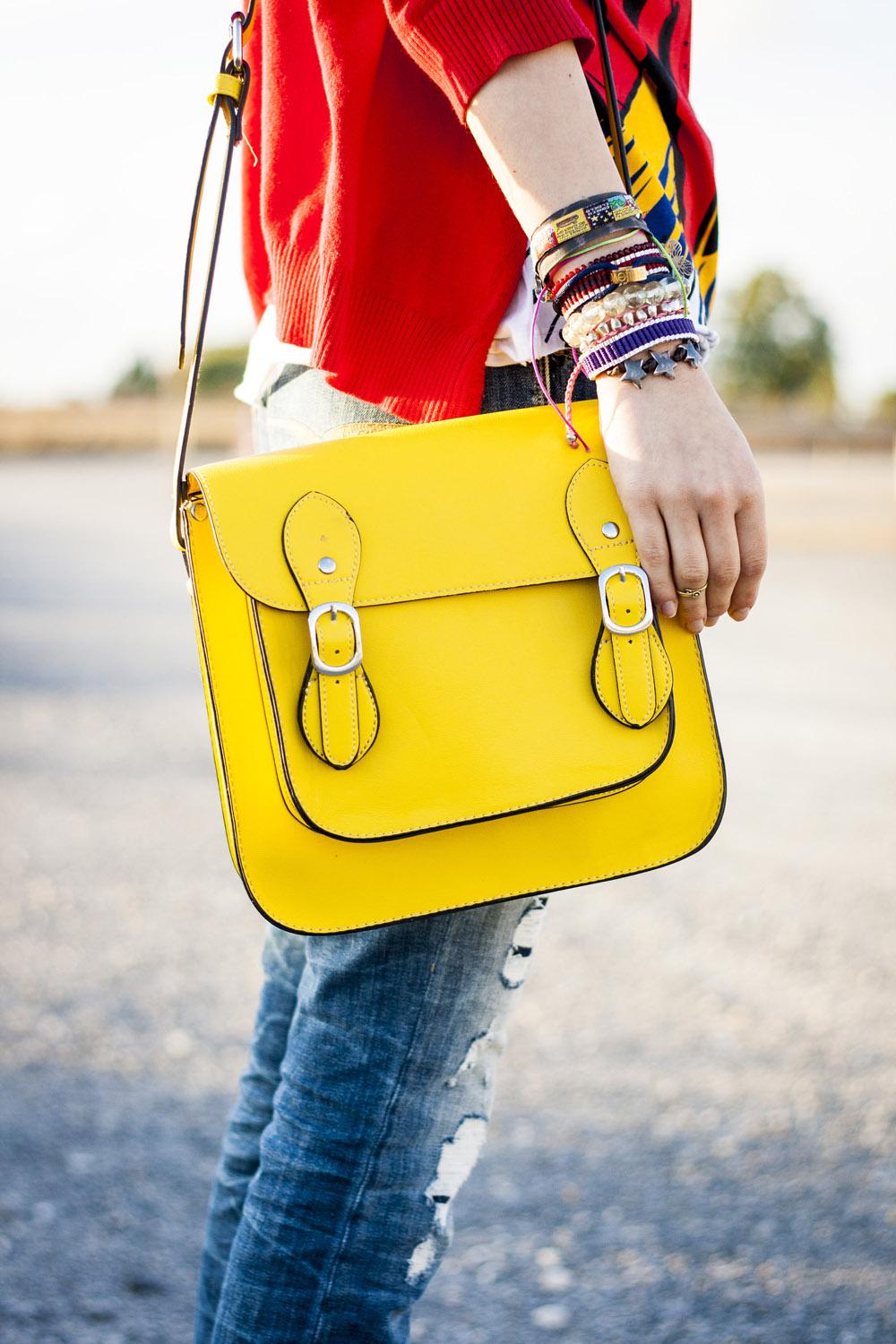 Life Is A Cómic satchel la gaviota