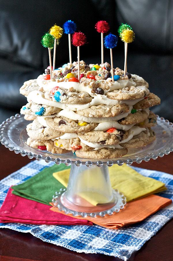 Novedades para fiestas de verano, y nuestros posts preferidos una tarta hecha con galletas y cobertura