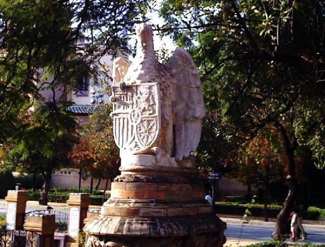 Las águilas del Pabellón Real. Las águilas del Pabellón Real.