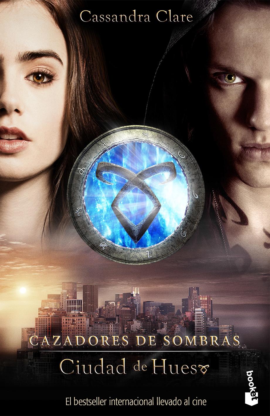 Portada Oficial  edicion bolsillo del libro Cazadores de Sombras: Ciudad de Hueso