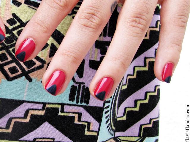 NAIL ART OF THE WEEK 10: WHEN BLUE BECOMES BLACK NAIL ART OF THE WEEK 10: WHEN BLUE BECOMES BLACK