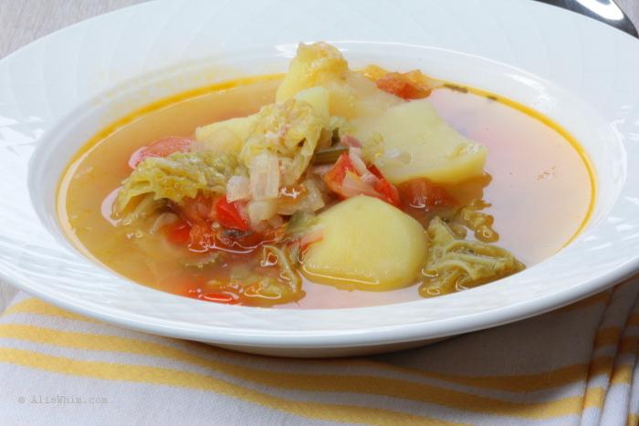 Sopa de col cabbage soup