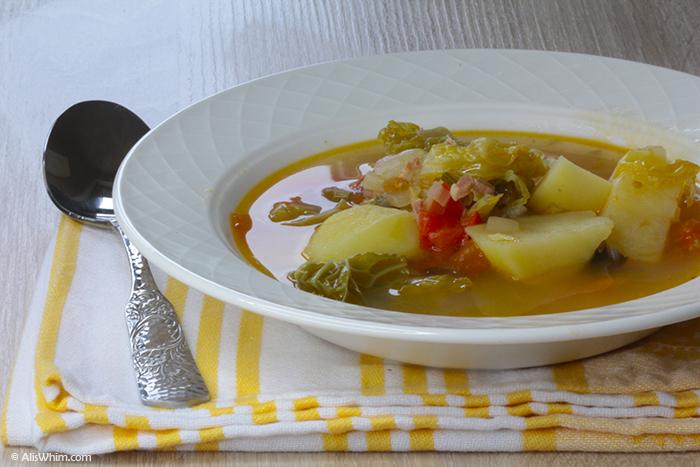 Sopa de col Cabbage soup