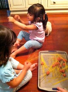 Spaguettis con salchichas