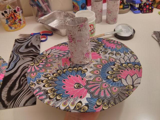 Expositor cupcake con Decopatch Expositor cupcake con Decopatch