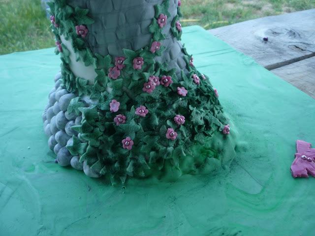 ¡¡feliz cumpleaños!!... Tarta Torre de Rapunzel, tarta de dora la
explodora...