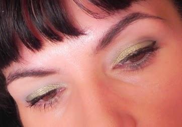 Look Sci-Chedelic con maquillaje Deborah Look Sci-Chedelic con maquillaje Deborah