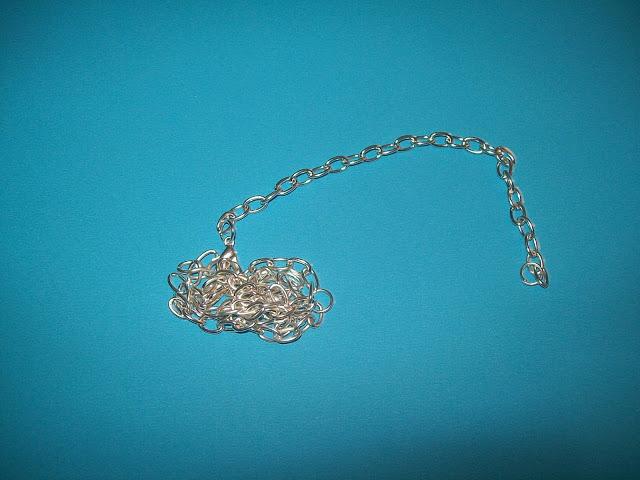 D.I.Y. Pulsera con zapatitos de muñeca D.I.Y. Pulsera con zapatitos de muñeca