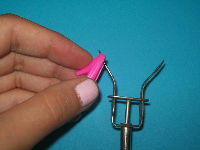 D.I.Y. Pulsera con zapatitos de muñeca D.I.Y. Pulsera con zapatitos de muñeca