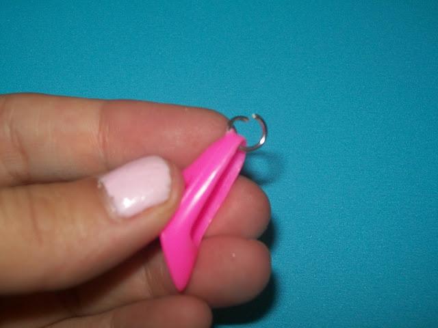 D.I.Y. Pulsera con zapatitos de muñeca D.I.Y. Pulsera con zapatitos de muñeca