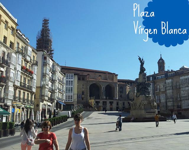 Blogger Traveller Junio: Azul en Vitoria-Gasteiz Blogger Traveller Junio: Azul en Vitoria-Gasteiz