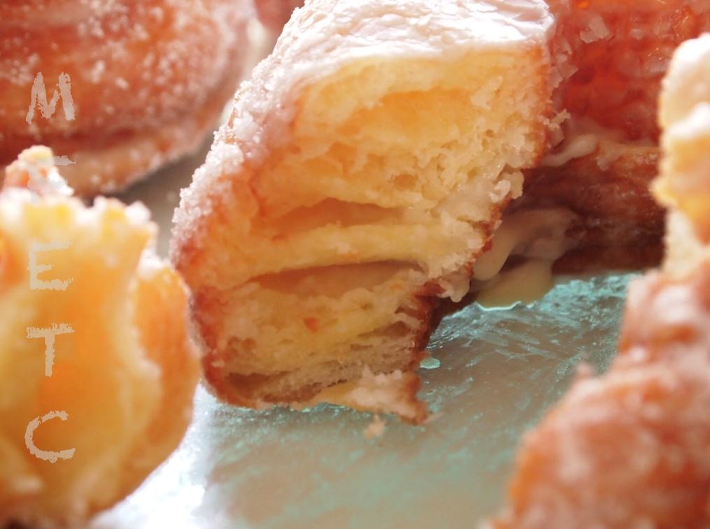 CRONUTS (ni croissant, ni donut) CRONUTS (ni croissant, ni donut)