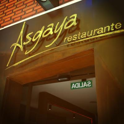 Asgaya: DiStefano se lo recomendó a mi madre. Asgaya: DiStefano se lo recomendó a mi madre.