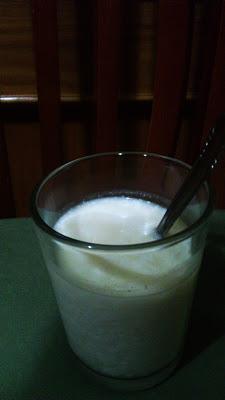 Recetas marroquíes con leche fresca de vaca 1: ¨Acheir o Raibi¨ Yogur natural. Recetas marroquíes con leche fresca de vaca 1: ¨Acheir o Raibi¨ Yogur natural.