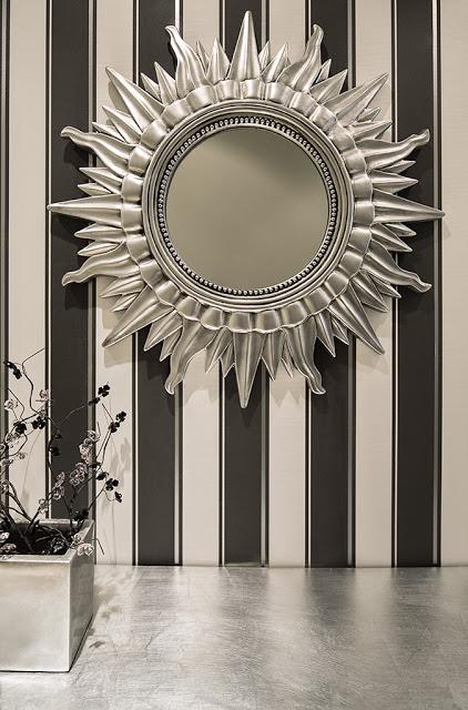 EL REY SOL TRANSFORMADO EN ESPEJO EL REY SOL TRANSFORMADO EN ESPEJO