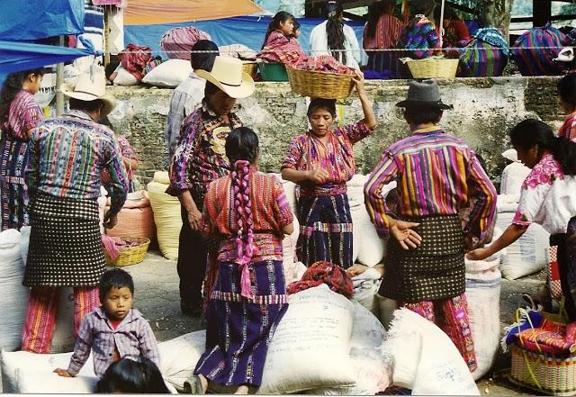 Mercados del mundo: Sololá, Negombo y zoco de Fez