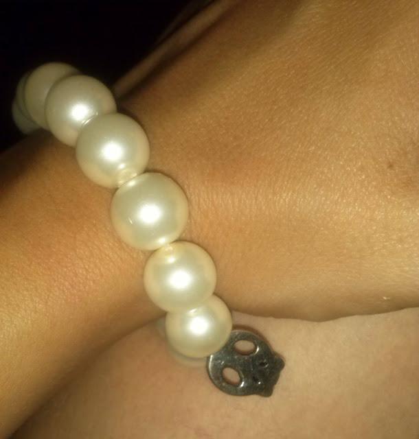 Mis nuevas pulseras.....................!!! pulseras-perlas-y-calavera