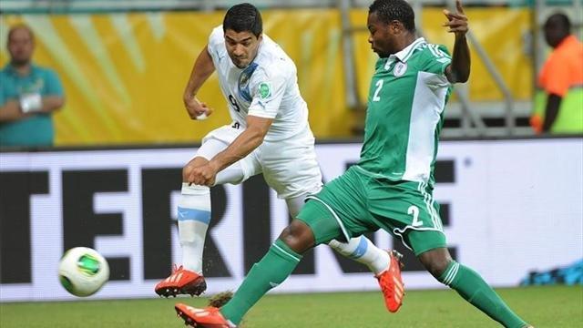 Uruguay se Impone ante Nigeria con un Golazo de Diego Forlan Uruguay se Impone ante Nigeria con un Golazo de Diego Forlan