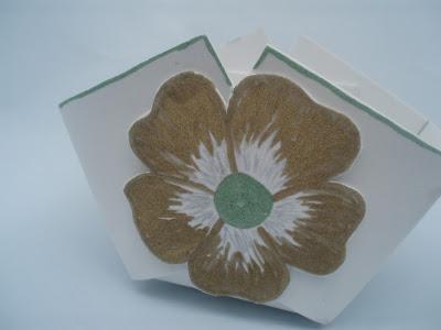 manualidades goma eva cajita