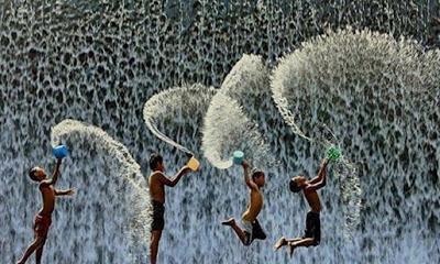 EDUCAR A PERSONAS CON LUZ PROPIA EDUCAR A PERSONAS CON LUZ PROPIA