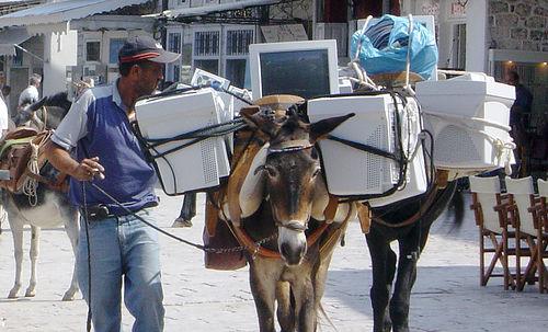 Nos espían Donkeys with computers in Greece