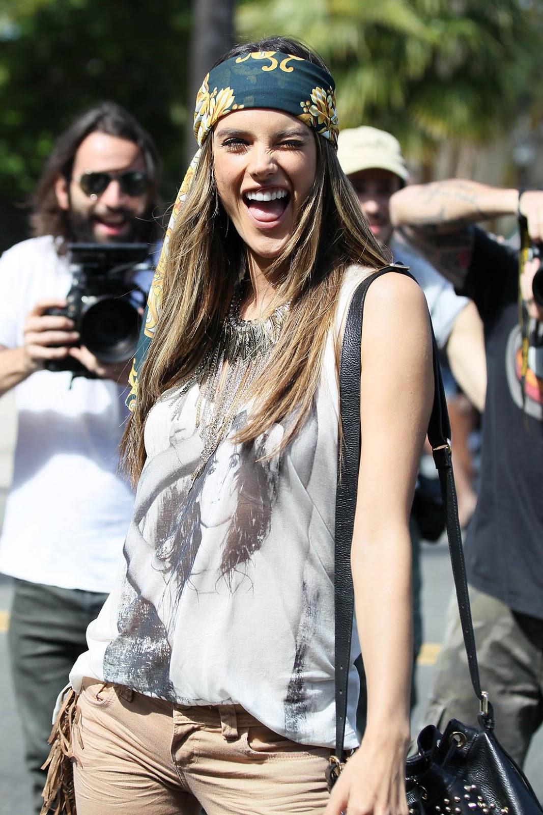 Style Icon: Alessandra Ambrosio (Street Style) - Paperblog
