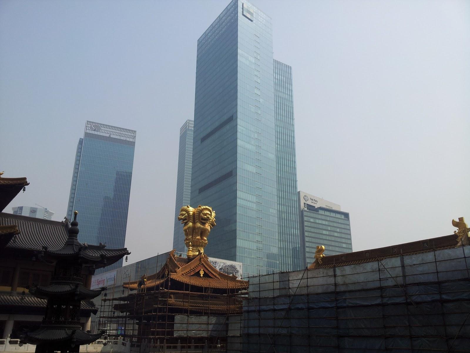 TURISTEANDO POR SHANGHAI: JIN´AN TEMPLE