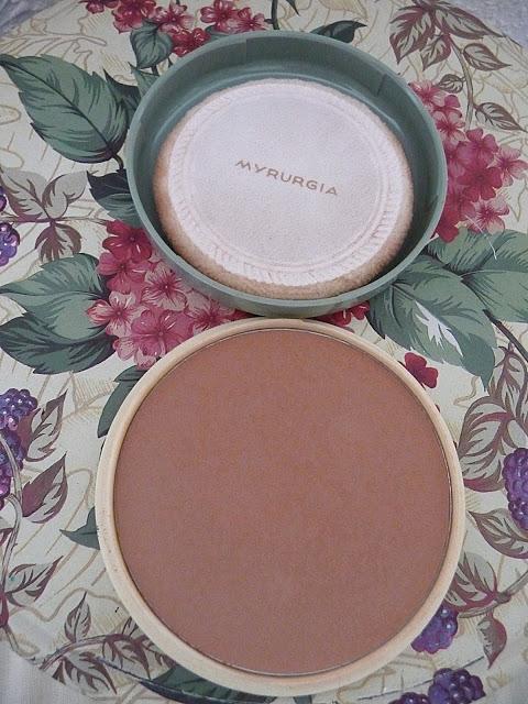 Look con Gel color Heliocare, corrector Peggy Sage, polvos Maderas y colorete Estee Lauder: piel mixta y piel seca Look con Gel color Heliocare, corrector Peggy Sage, polvos Maderas y colorete Estee Lauder: piel mixta y piel seca