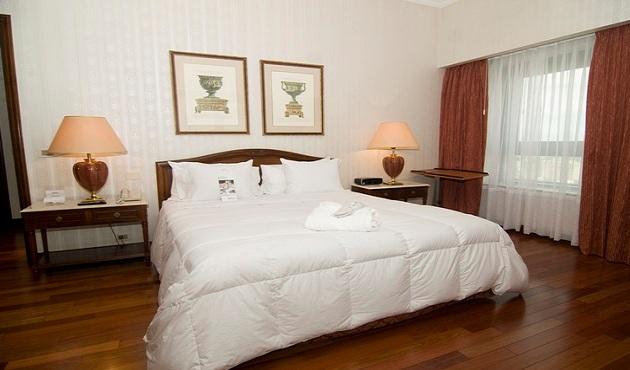 MADURO,DE SILLA DE CHOFER A SUITE PRESIDENCIAL Radisson Montevideo