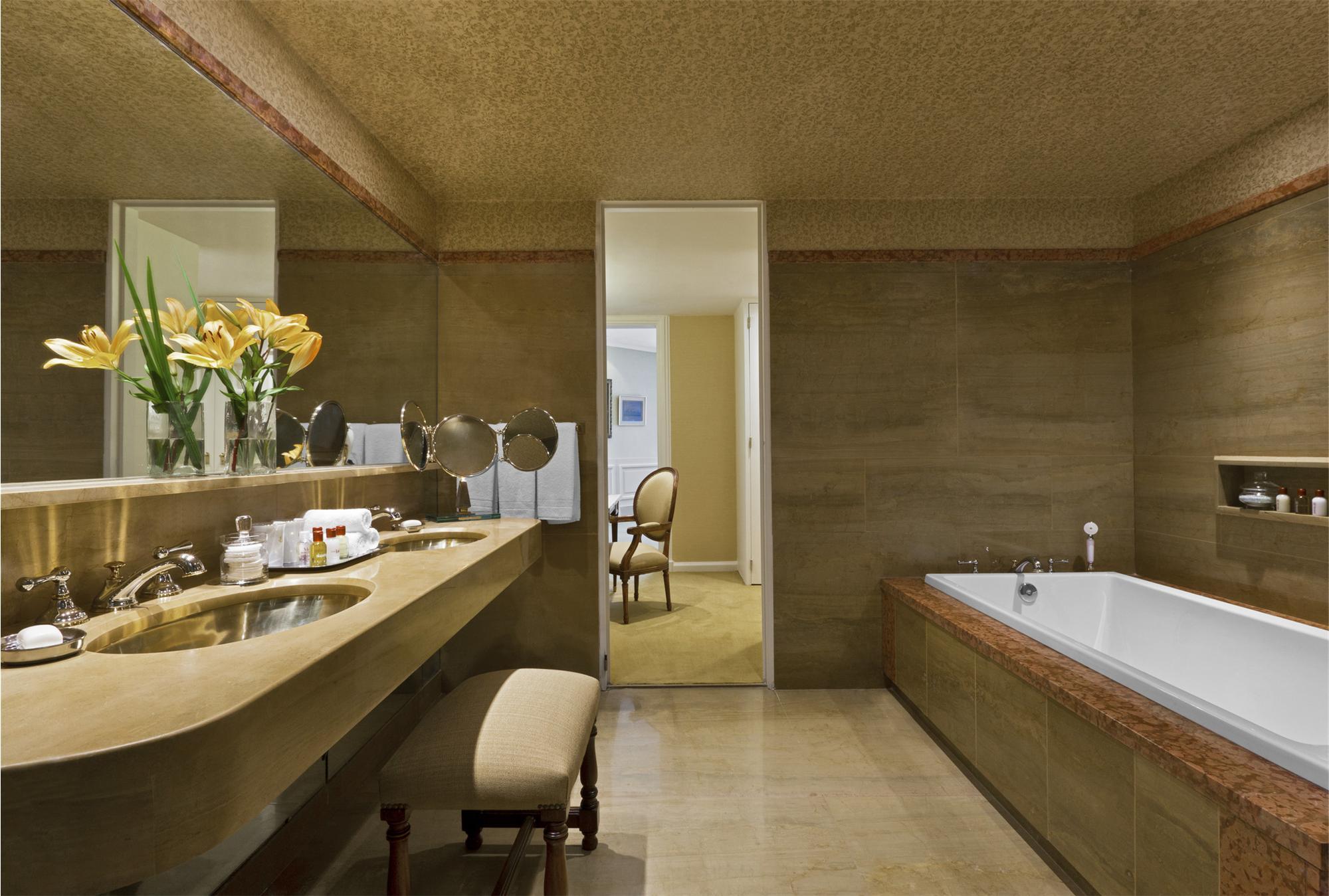 MADURO,DE SILLA DE CHOFER A SUITE PRESIDENCIAL MADURO,DE SILLA DE CHOFER A SUITE PRESIDENCIAL