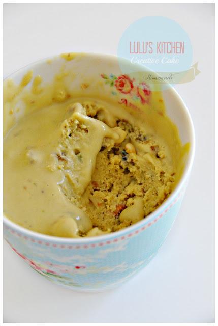 BROWNIE DE CHOCOLATE BLANCO Y ESPECIAS CON HELADO DE PISTACHO BROWNIE DE CHOCOLATE BLANCO Y ESPECIAS CON HELADO DE PISTACHO