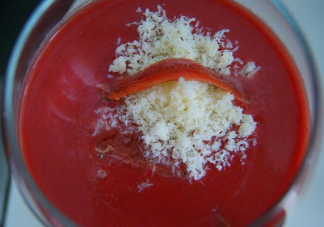 Gazpacho de Cerezas con nube de Queso Cabra Gazpacho de Cerezas con nube de Queso Cabra