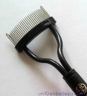 Pestañas impecables con M2 TOOLS de M2 BEAUTÉ Pestañas impecables con M2 TOOLS de M2 BEAUTÉ