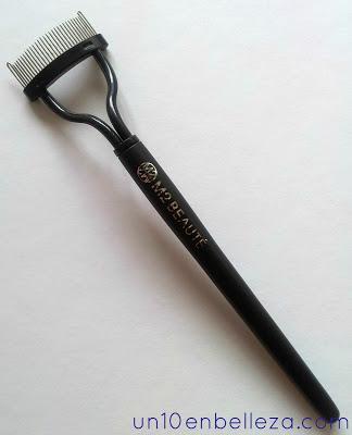 Pestañas impecables con M2 TOOLS de M2 BEAUTÉ Pestañas impecables con M2 TOOLS de M2 BEAUTÉ