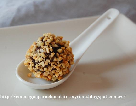 BOMBONES DE MORCILLA RELLENOS DE PIÑONES BOMBONES DE MORCILLA RELLENOS DE PIÑONES