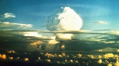 Francis Boyle: Obama prepara un primer ataque nuclear estratégico contra Rusia, China, Irán, Corea del Norte y Siria para empezar