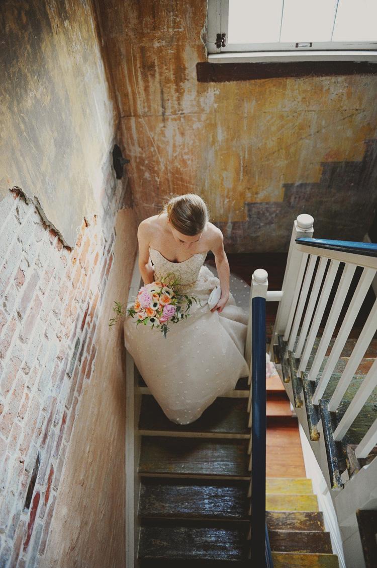 bodas + vintage: iluminando la iglesia...