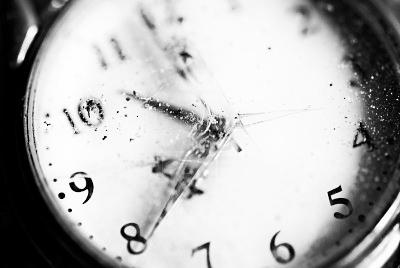 Simplemente, se detuvo en aquel preciso momento. Simplemente, se detuvo en aquel preciso momento.