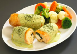 Pechugas rellenas en salsa de chile poblano Delicia del Alma