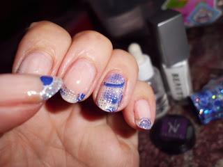 Manicura, francesa de burbujas y gotas. Manicura, francesa de burbujas y gotas.