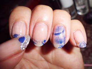 Manicura, francesa de burbujas y gotas. Manicura, francesa de burbujas y gotas.